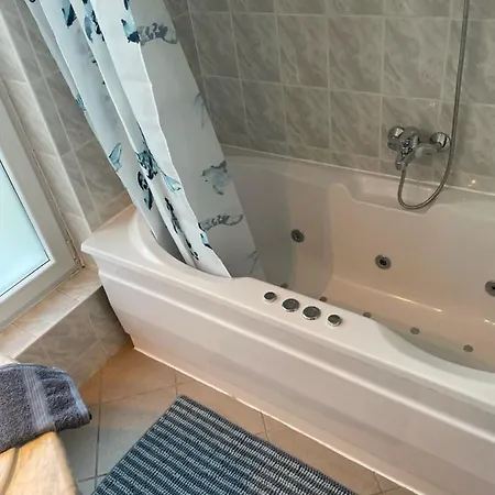 Matyas Kiraly Apartman Appartement
